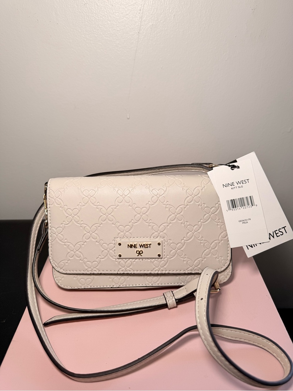 Nine West Wallet Crossbody Bag | Cream Embossed | Gold Hardware | NWT